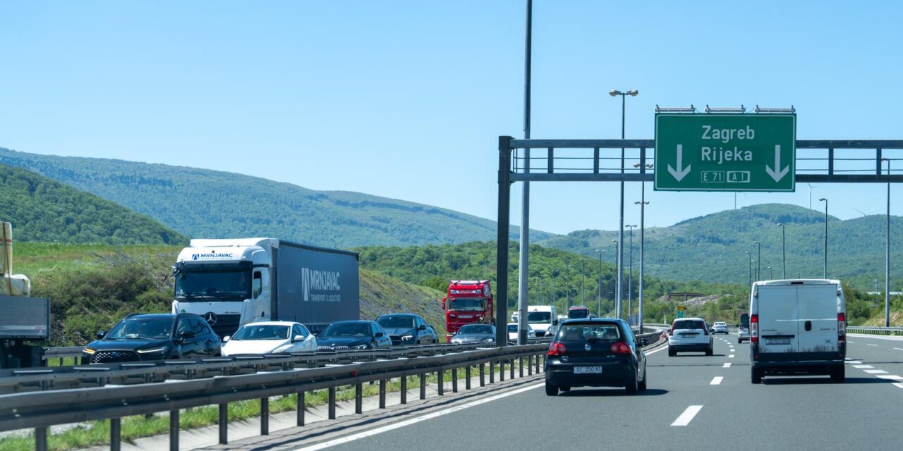 Gužva na A1 između Žute Lokve i Otočca, kolona oko 2 kilometra