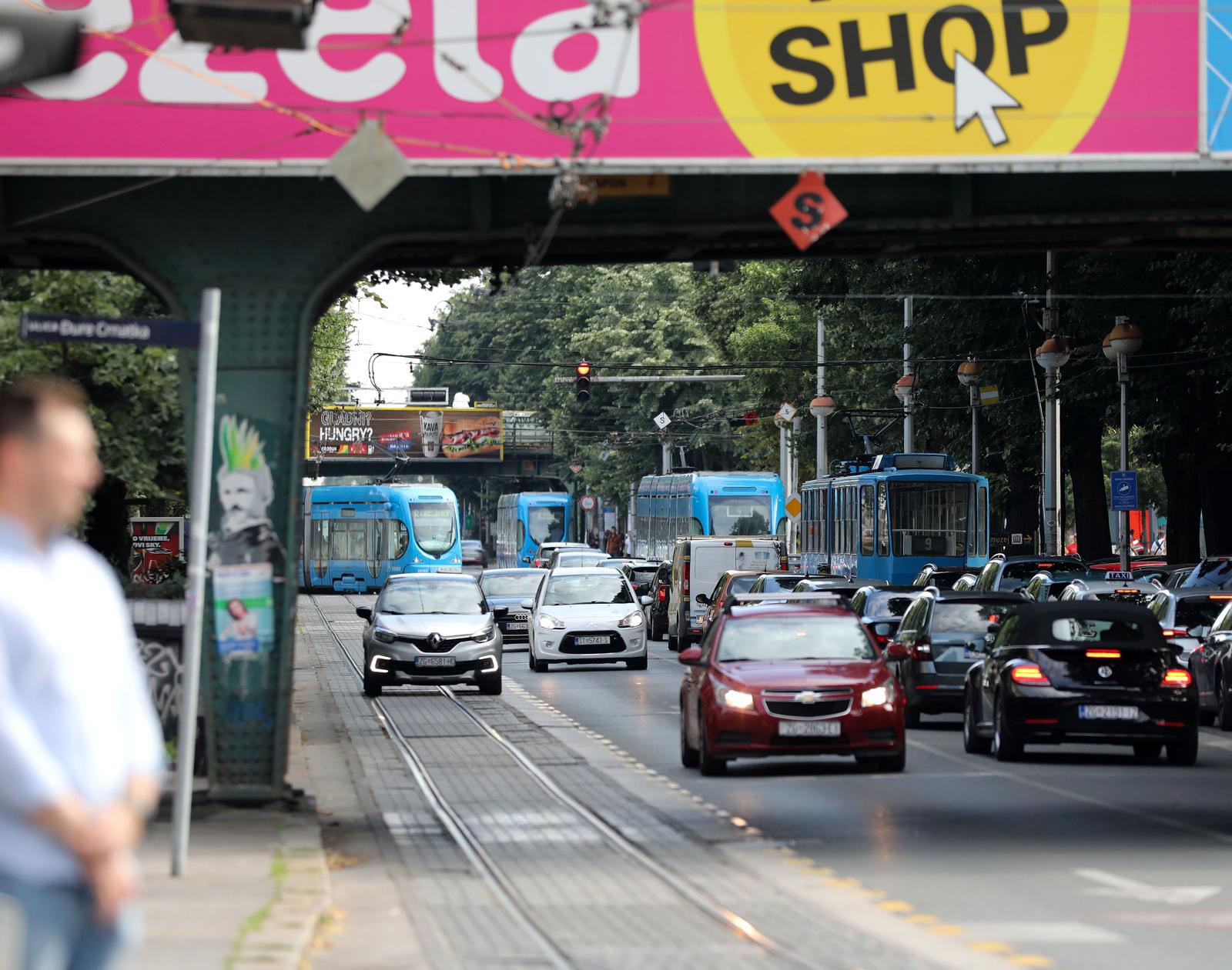 Zagreb: Prometna gužva na Savskoj cesti