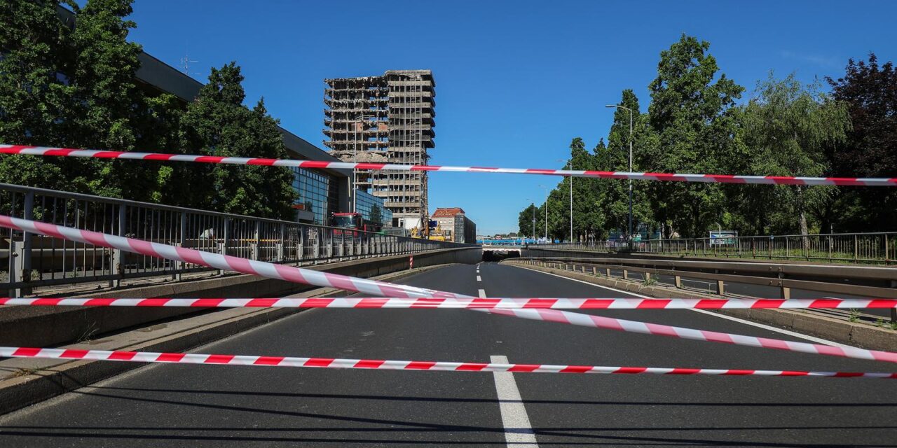 Zagreb: Zbog uklanjanja sjevernog dijela nebodera Vjesnik zatvoren je promet Slavonskom avenijom u oba smjera