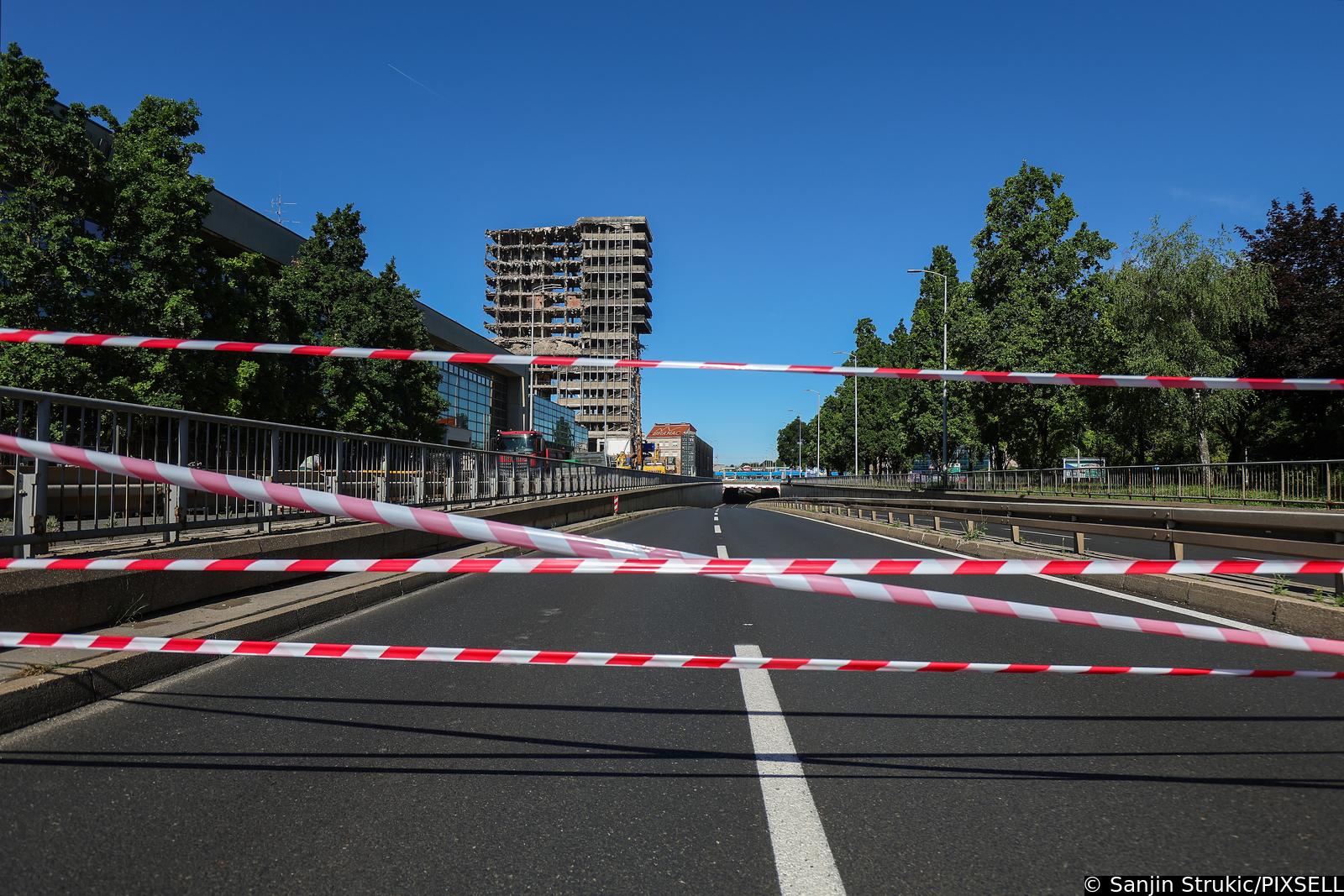 Zagreb: Zbog uklanjanja sjevernog dijela nebodera Vjesnik zatvoren je promet Slavonskom avenijom u oba smjera