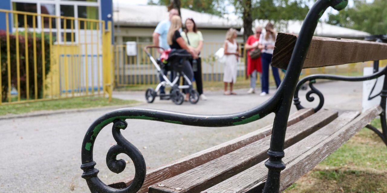 Dugo Selo: Prosvjed roditelja zbog premalo mjesta u gradskim vrtićima