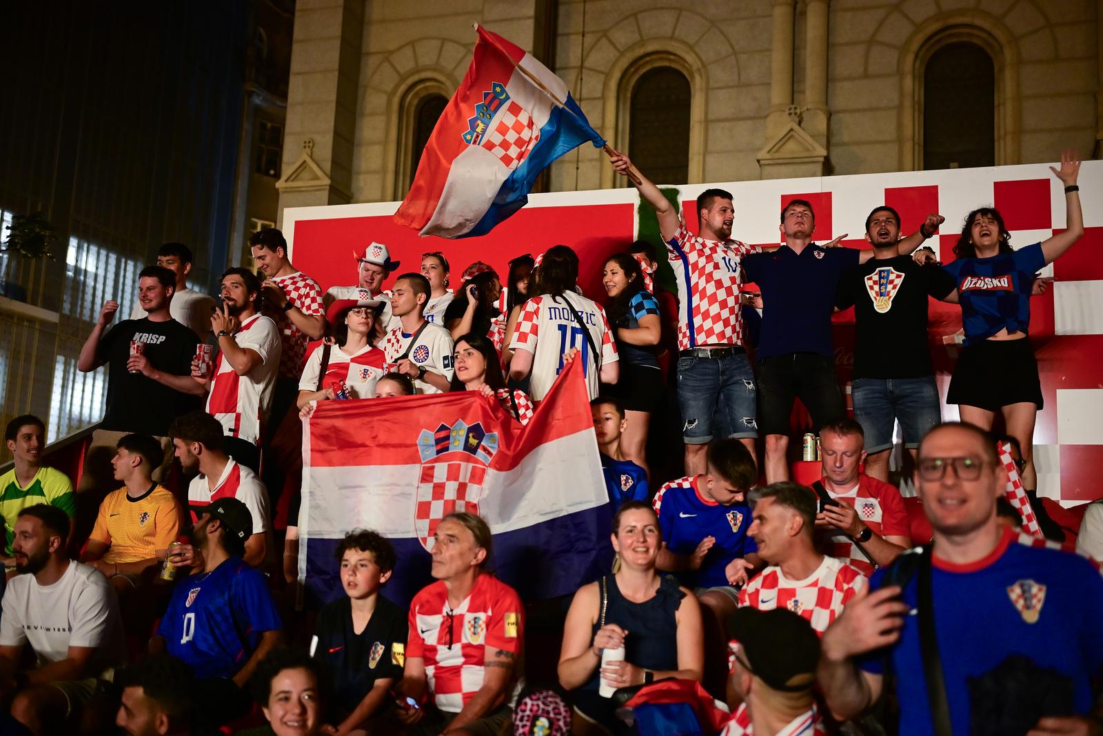 Zagreb: HNS-ova navijačka zona na Cvjetnom trgu