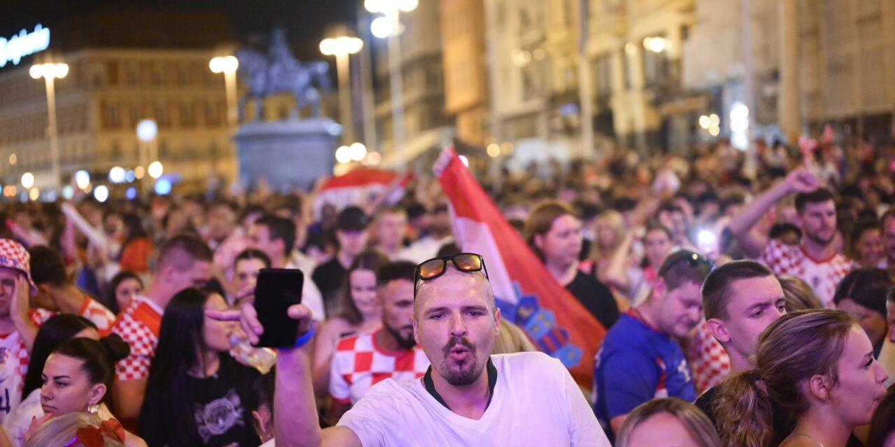Zagreb: Zajedničko gledanj utakmice na trgu Bana Jelačića