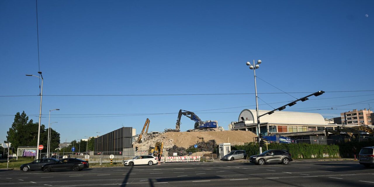 Zagreb: Srušen Vjesnikov neboder