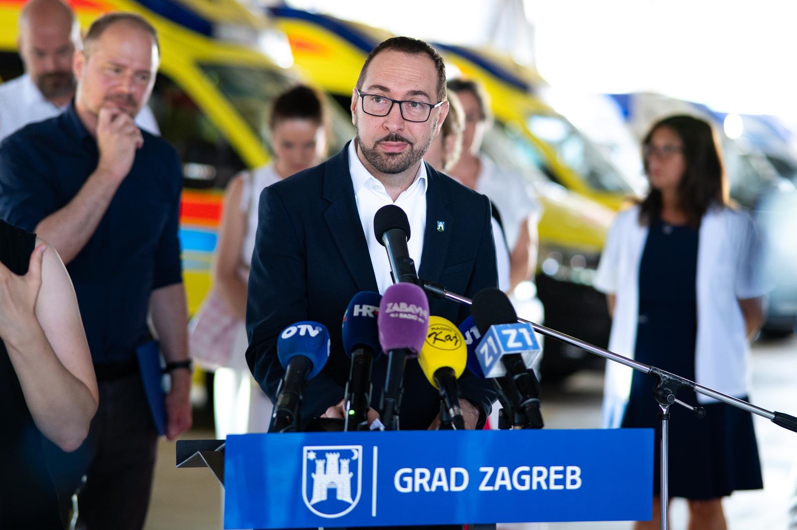 Zagreb: Gradonačelnik Tomašević predstavio nova vozila za hitnu pomoć i sanitetski prijevoz