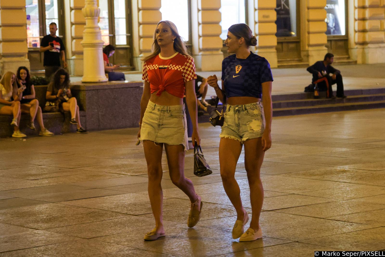 Zagreb: Navijači zauzeli mjesta unatoč tomu što utakmice izmedju Hrvatske i Portugala počinje u jedan sat
