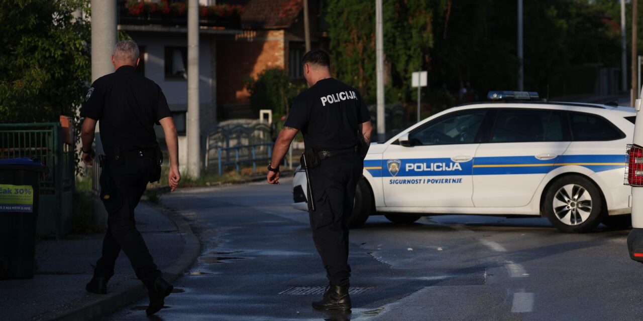 U mjestu Donji Dragonožec muškarac se zatvorio u kuću s puškom