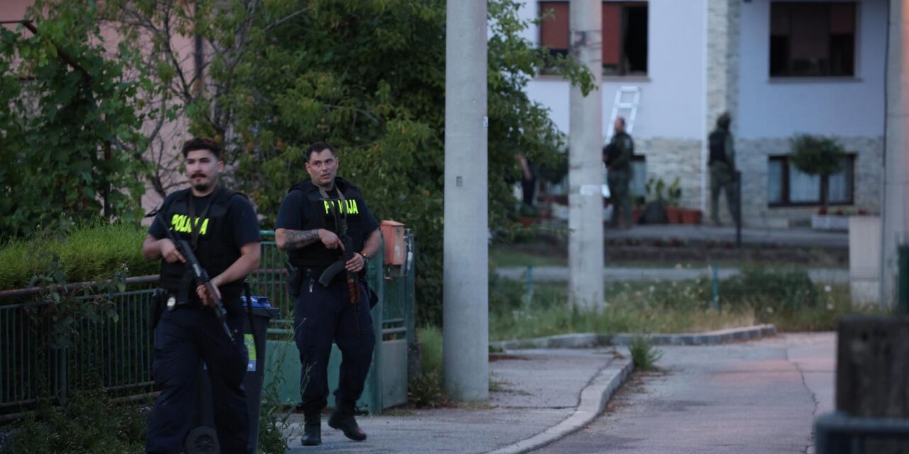 U mjestu Donji Dragonožec muškarac se zatvorio u kuću s puškom