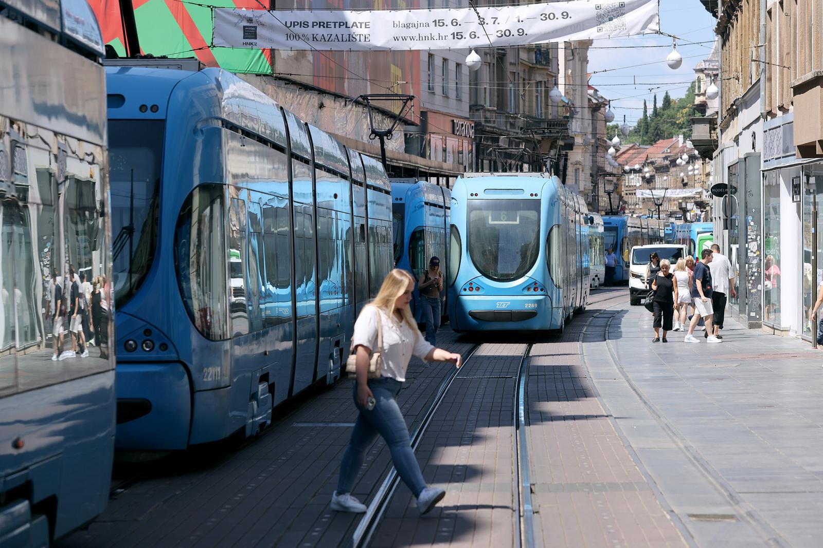 Zagreb:  Ponovno zastoj tramvaja na Trgu bana jelačića, već drugi danas