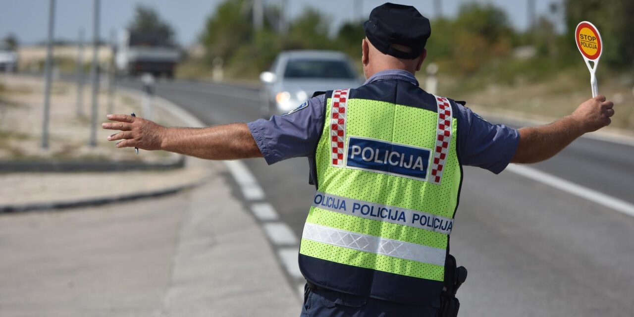 policija palica kontrola prometa