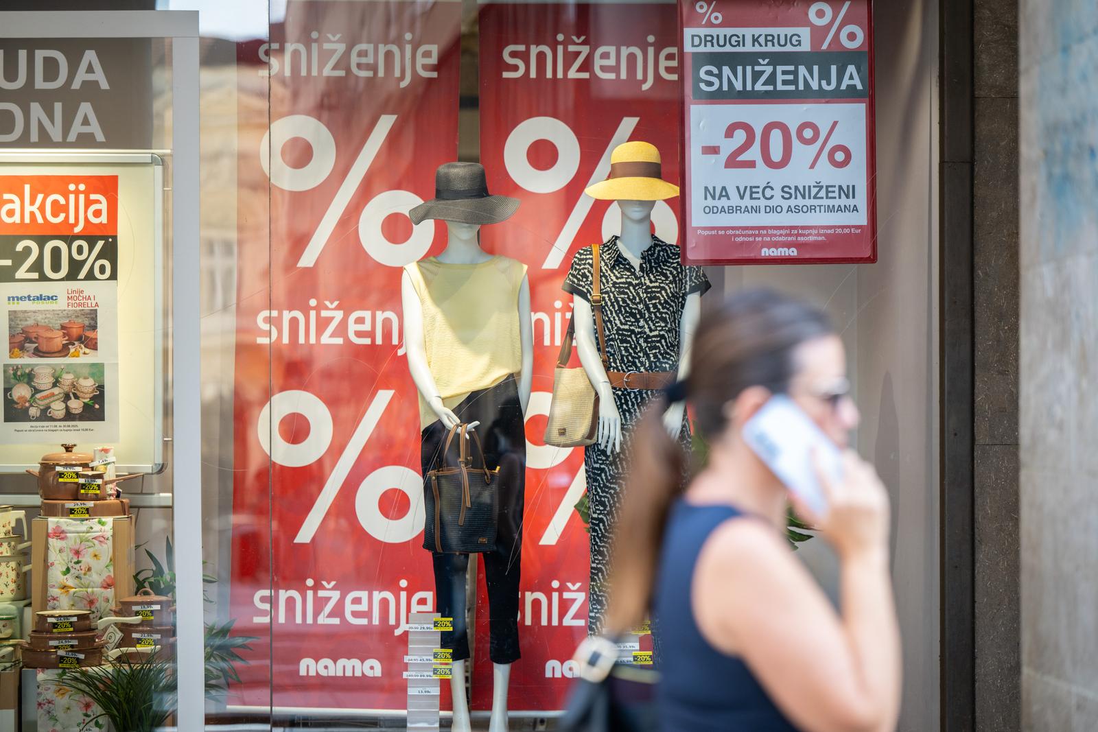 Zagreb: Velika sezonska sniženja po trgovinama