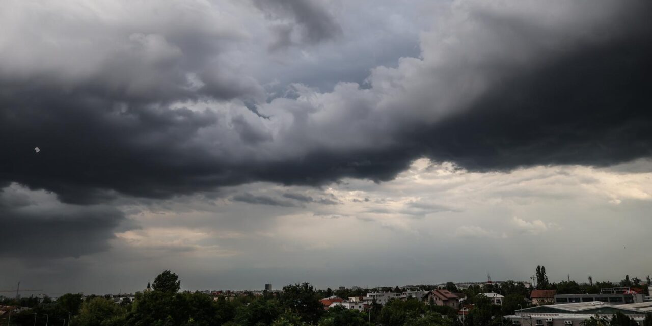 Tamni oblaci prekrili nebo iznad Zagreba