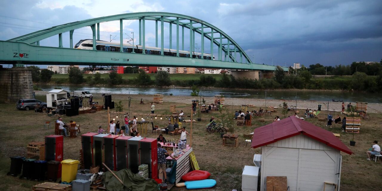Zagreb: Na obali Save kod Hendrixovog mosta održava se Green River Festival