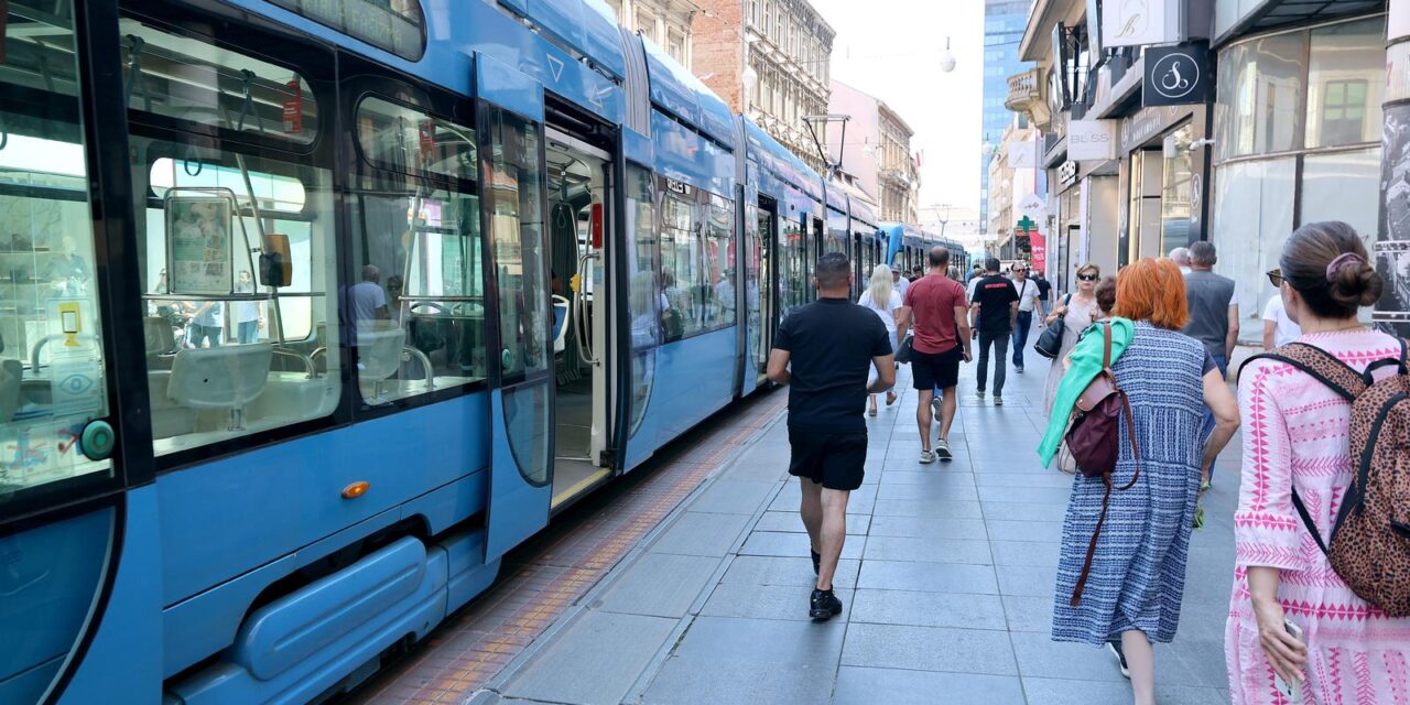 Zagreb:  Ponovno zastoj tramvaja na Trgu bana jelačića, već drugi danas
