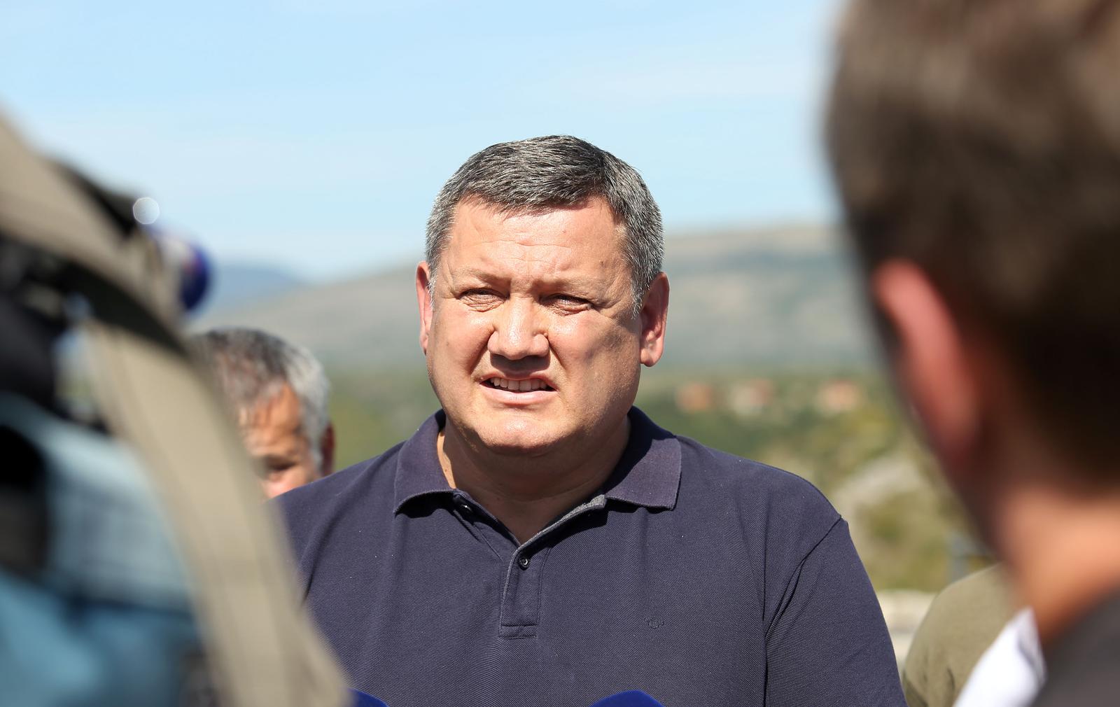 Knin: Miro Bulj komentirao Vučićevo veličanje Miloševića na Kosovu