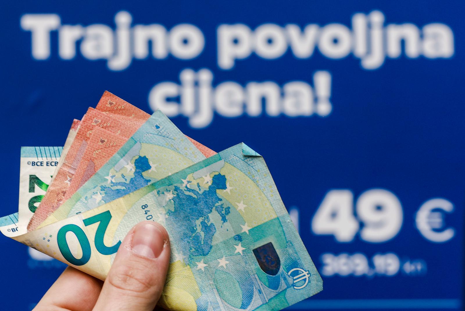Vlada odgodila dono�enje odluke o zamrzavanju cijena