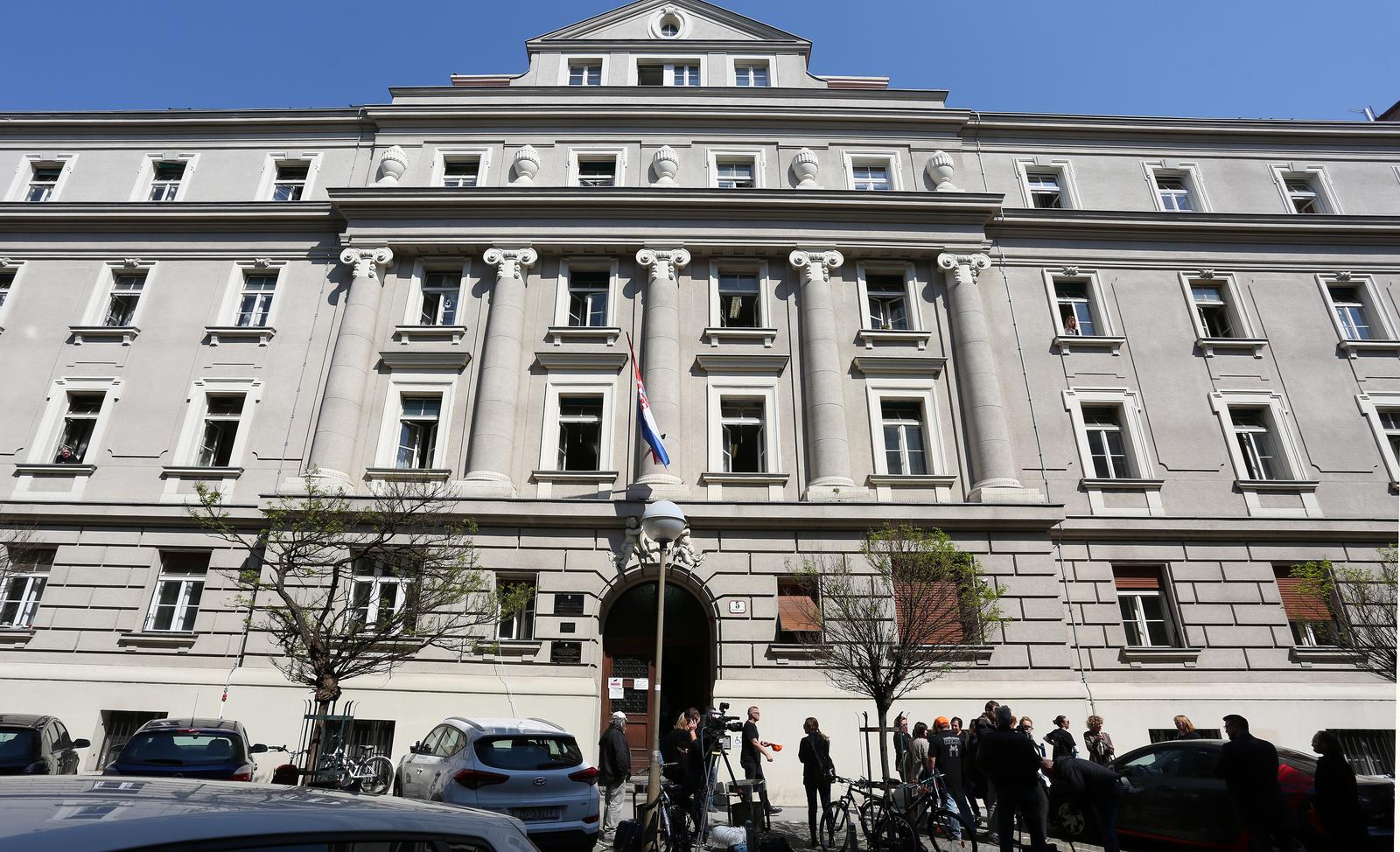 Zagreb: Prosvjed radnika Hrvatskog zavoda za mirovinsko osiguranje