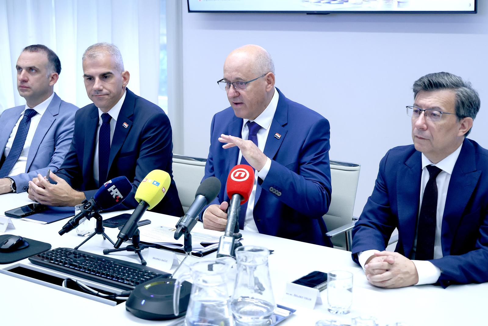 Zagreb: Branko Bačić održao konferenciju za medije