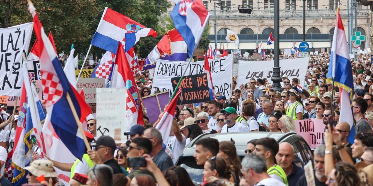 Zagreb: Okupljanje prosvjednika Hodaj za Liku, hodaj za Hrvatsku
