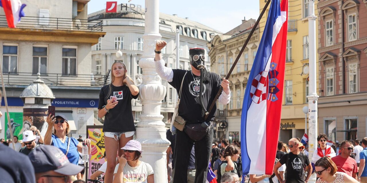 Tisuće prosvjednika preplavile središte Zagreba zbog otpada u Lici