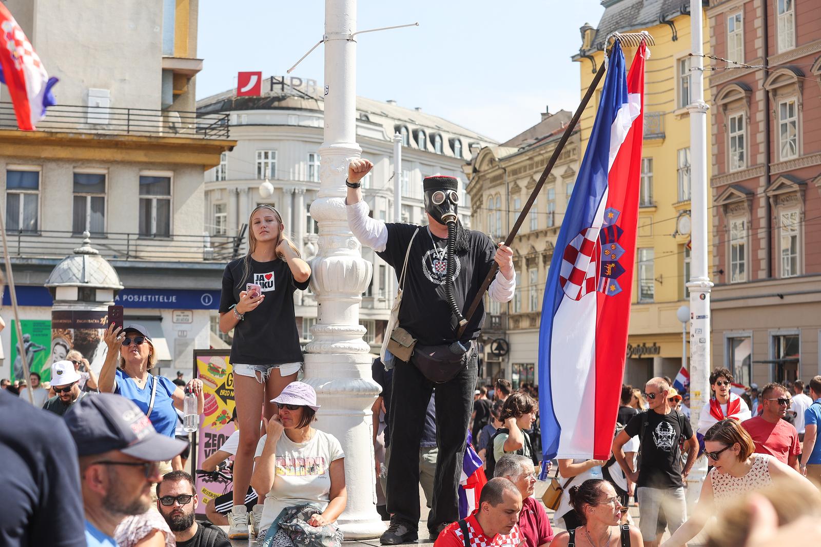 Tisuće prosvjednika preplavile središte Zagreba zbog otpada u Lici
