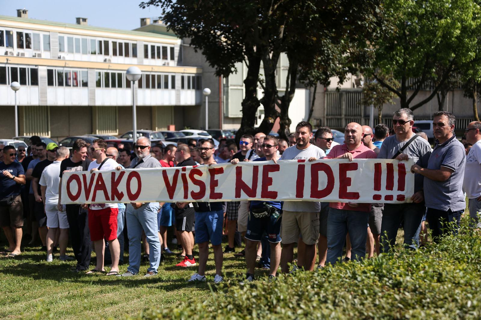 Zagreb: Prosvjed pravosudnih policajaca ispred zatvora Remetinec