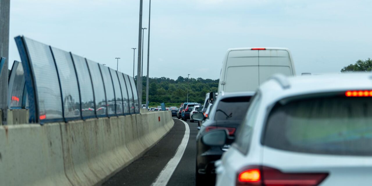 Zagreb: Velike gužve na autocesti prema Karlovcu u oba smjera