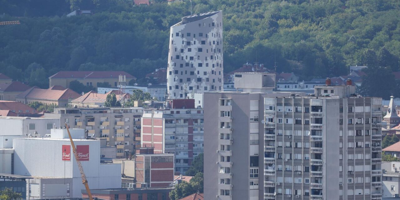 Panoramski pogled na poznate zagrebačke građevinena