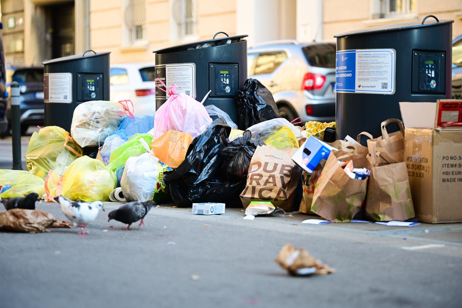 Zagreb: Centar  grada još je pun smeća